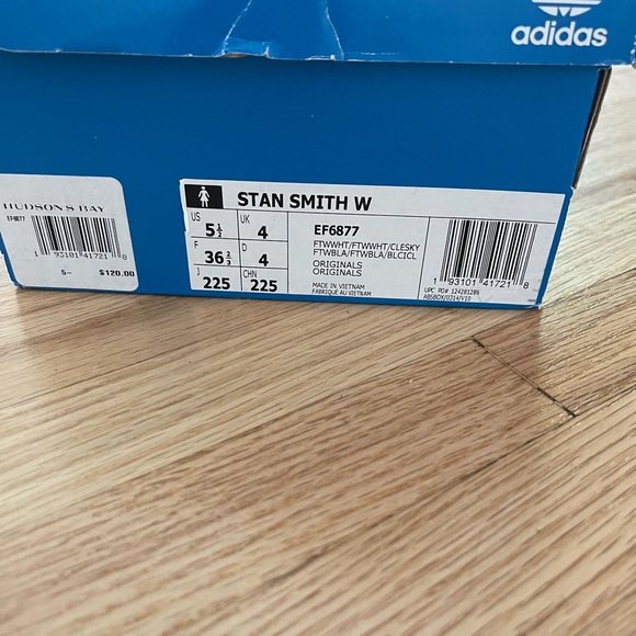 Stan Smith - Picture 2 of 4